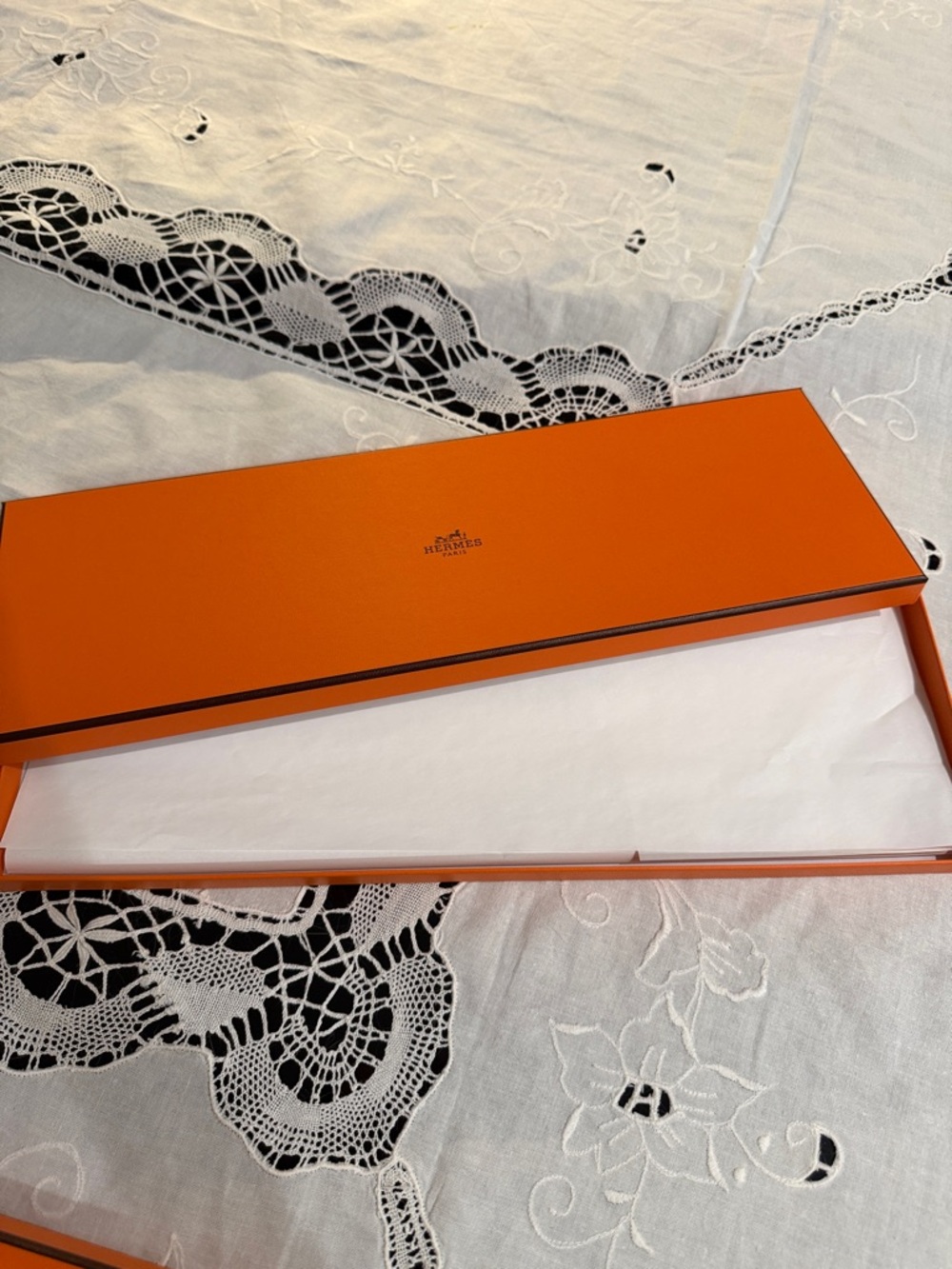 Hermès Orange Signature Gift Box - Picture 2 of 2